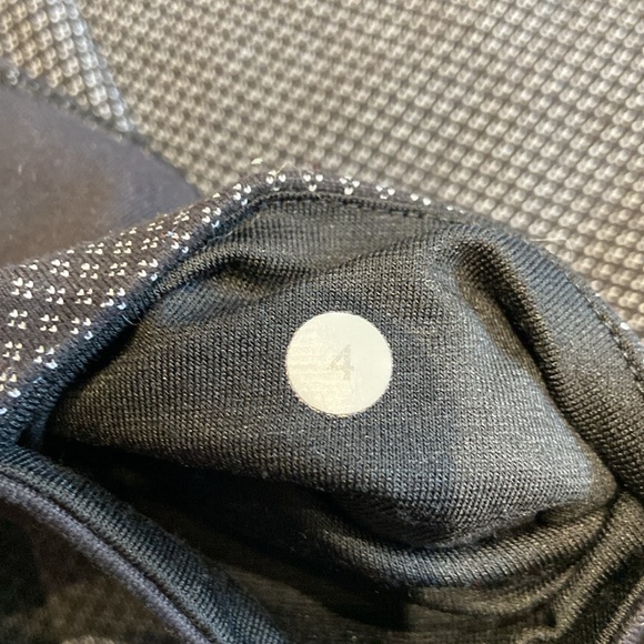 Lululemon Skinny Groove Pant Size 4 - Picture 8 of 10